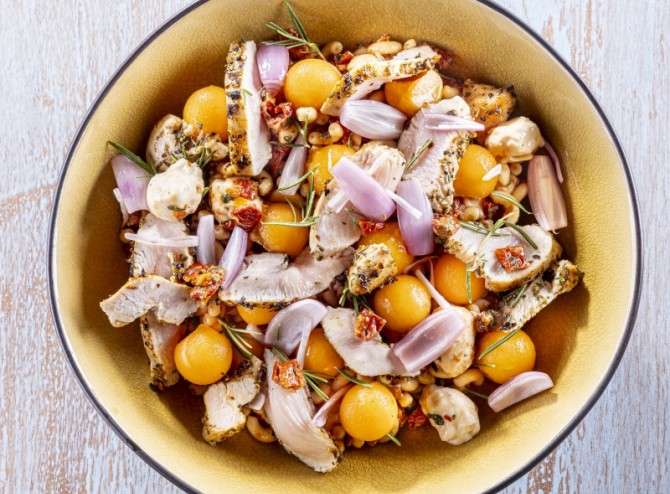 Salade repas au poulet grillé